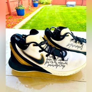 Nike Mens Kyrie Flytrap II AO4436-170 White Basketball Shoes Lace Up Size 10